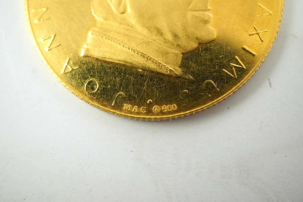 Papal Medals, Johannes XXIII 18ct gold commemorative medal, 14g.